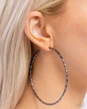 Load image into Gallery viewer, Closer To Chic - Black
